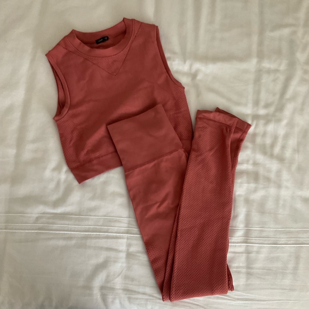 Oysho activewear set
